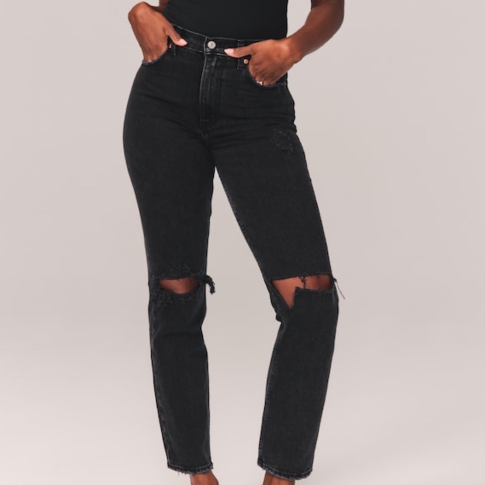 Abercrombie ultra high rise jeans in black, gently worn size 6 (28) regular